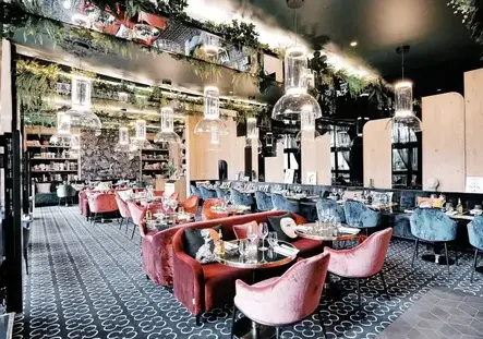 restaurant terrasse Place des lices-1