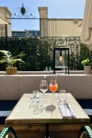 restaurant terrasse Place des lices-4